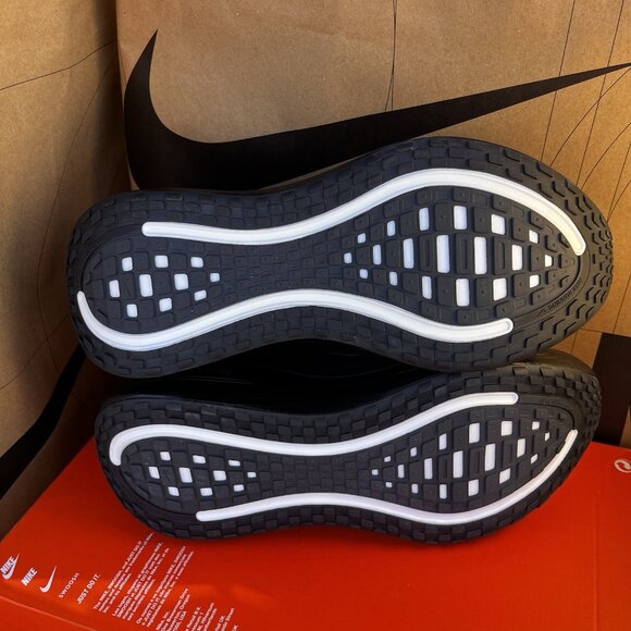 NEW Nike Vomero Plus HV8150 003 Triple Black Metallic Dark Grey Men Sz 11.5